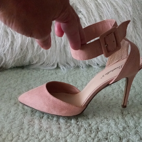 Breckelles Pink Heels Size 9 - Picture 2 of 8